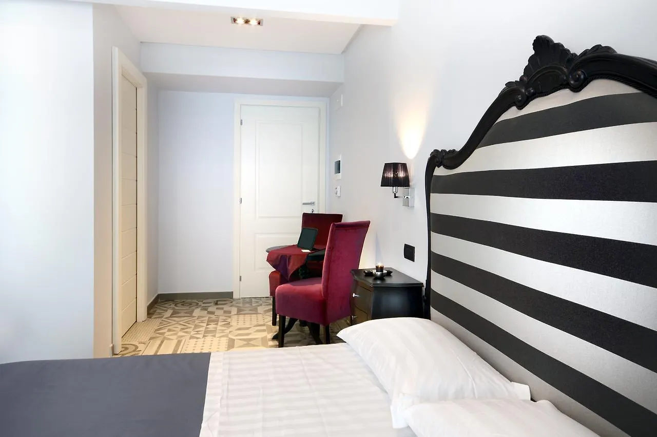 Barbarella Suite Nápoles Hotel