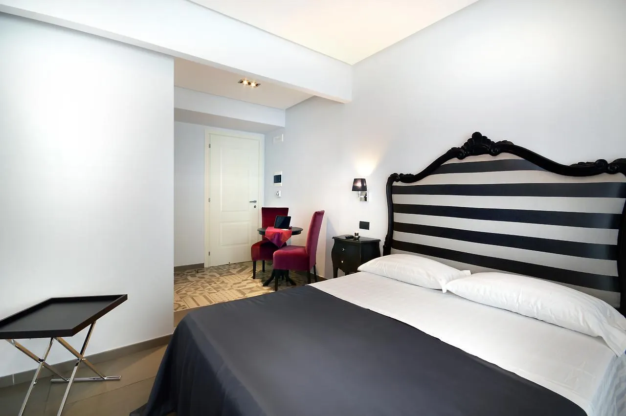 Barbarella Suite Nápoles Hotel